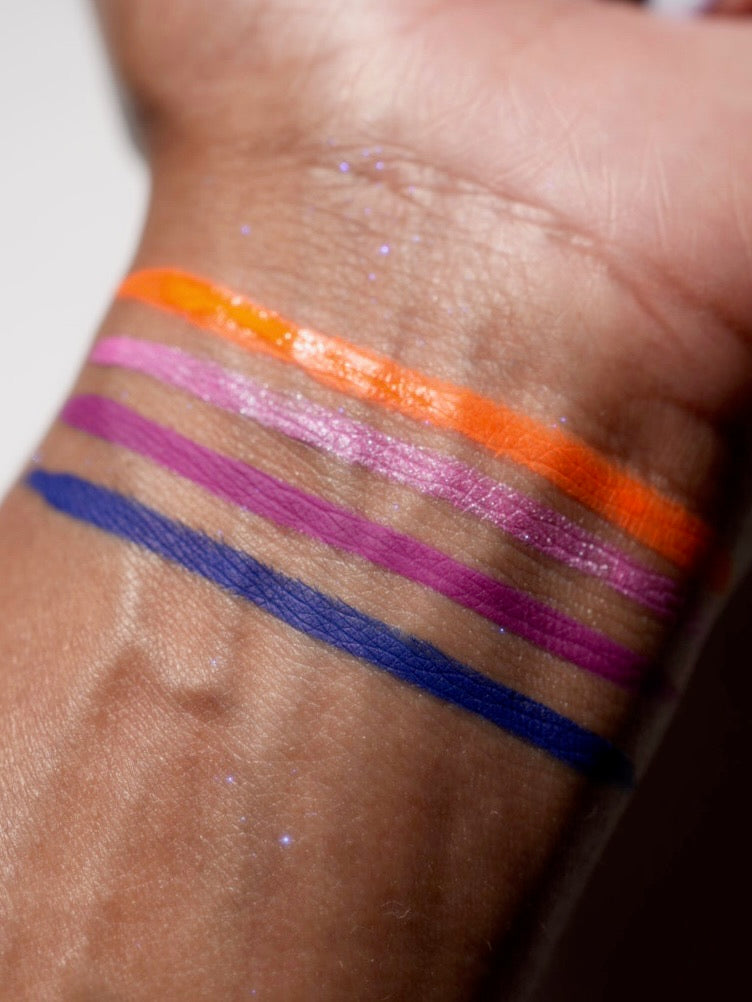 Peculiar Petals Wetliner