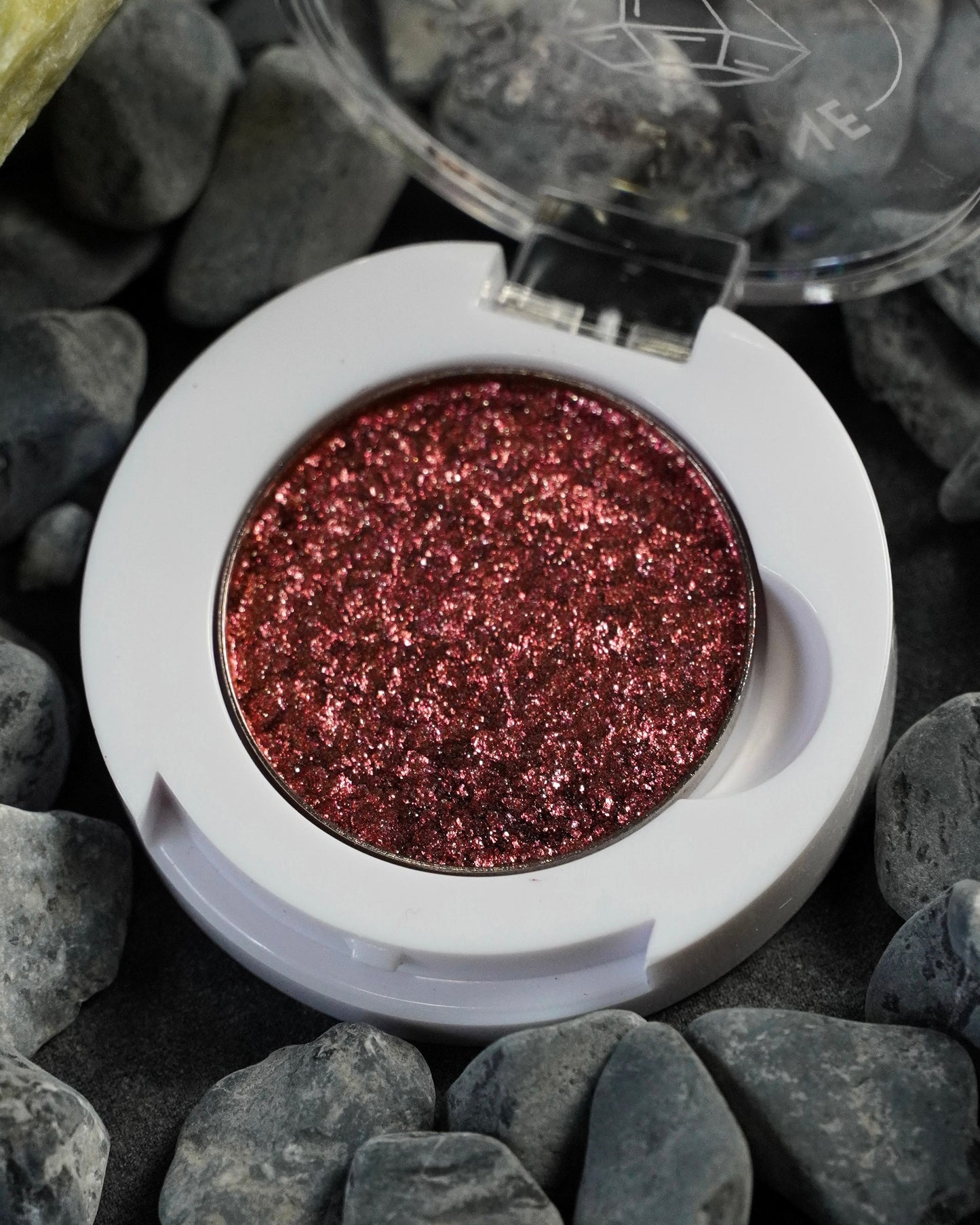 Garnet Single Shadow x @s.andromedae