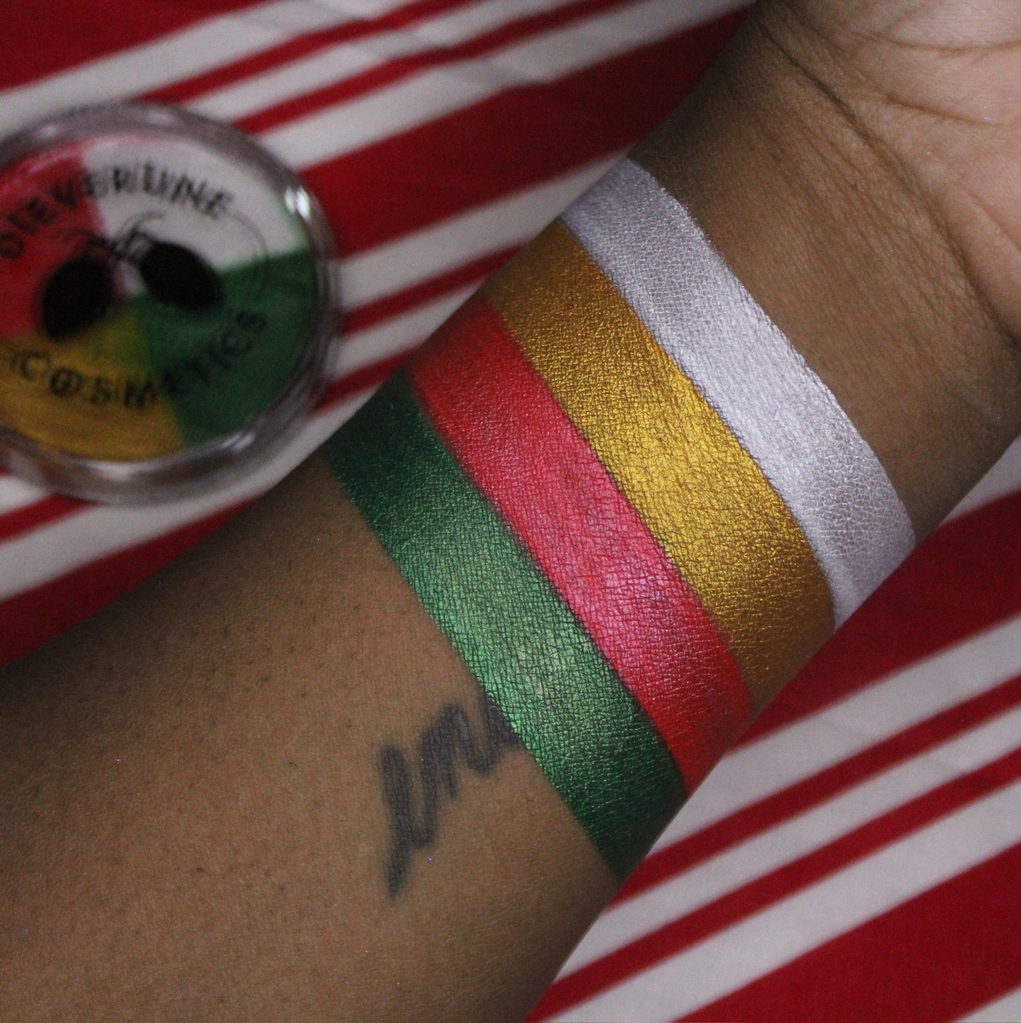 Holly Jolly Wetliner